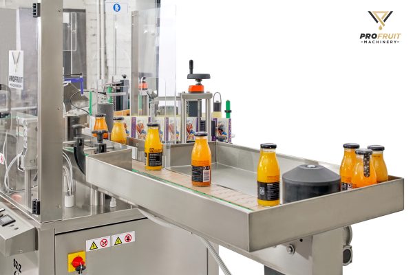 Flaschenetikettiermaschine für selbstklebende Etiketten